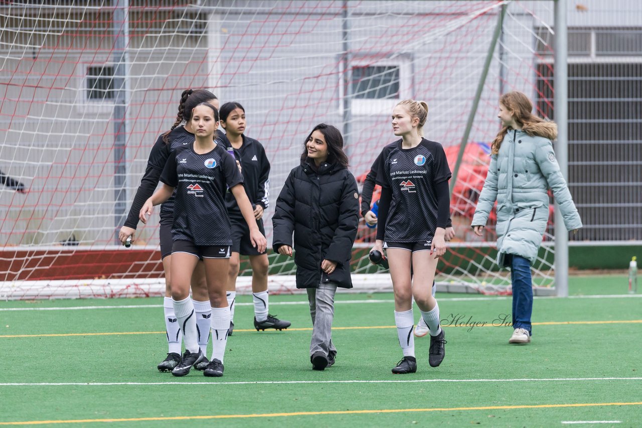Bild 133 - wCJ VfL Pinneberg - Eimsbuettler TV : Ergebnis: 0:3